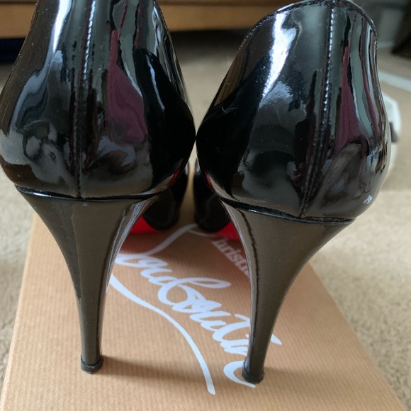 Sold-Christian Louboutin shoes - Picture 5 of 9